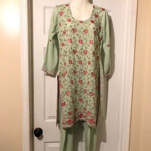 Pakistani Indian shalwar kameez